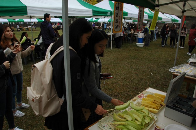  이웃사랑 나눔을 위한 바자회