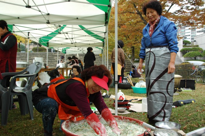 이웃사랑 나눔을 위한 바자회 